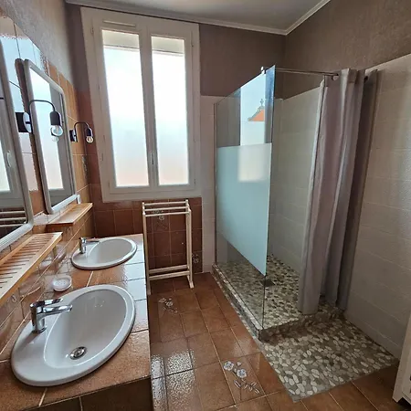 Maison Avec Independant Dans Le Centre De - 5306 Holiday home